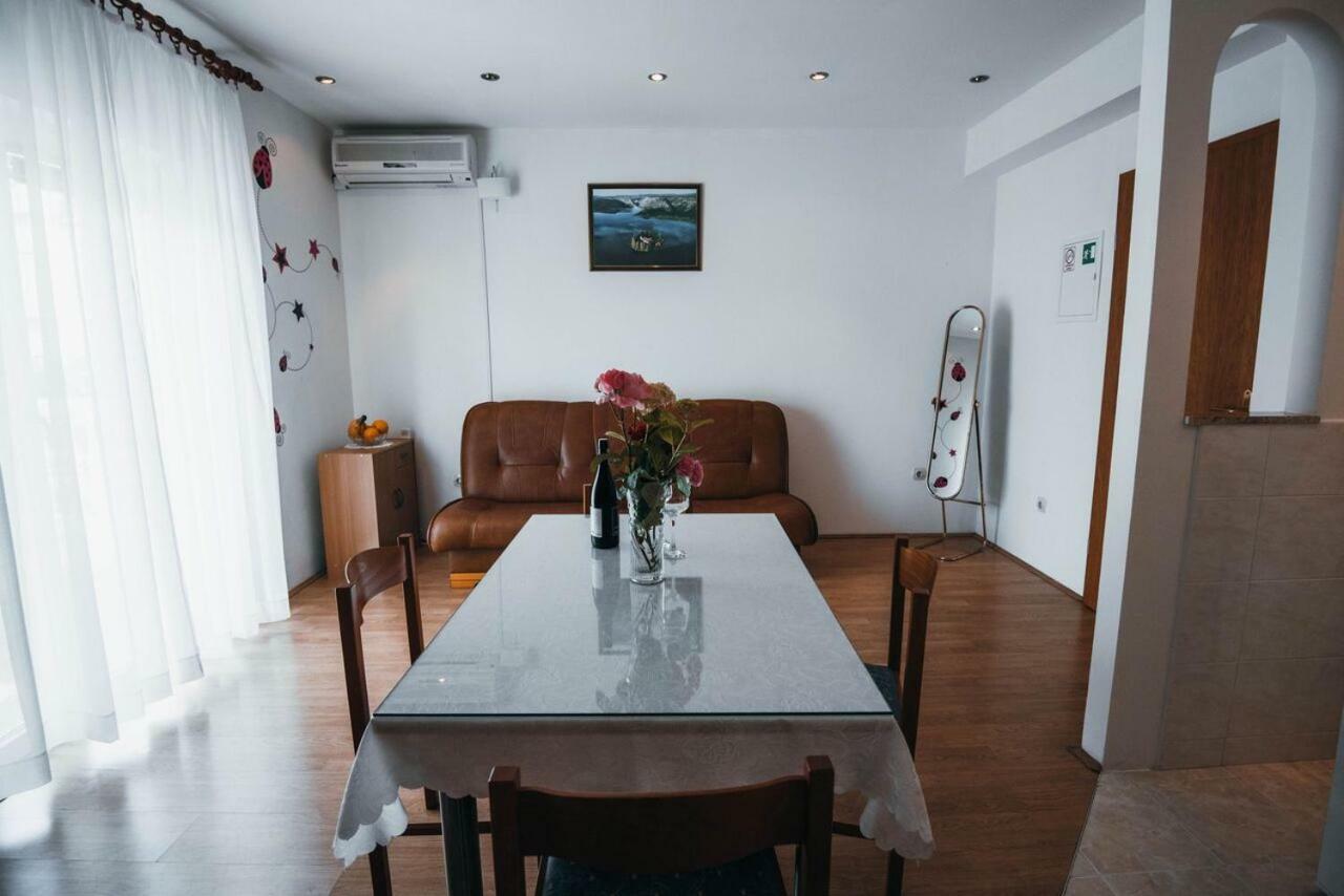 וודיצה Apartmani Tamaris מראה חיצוני תמונה